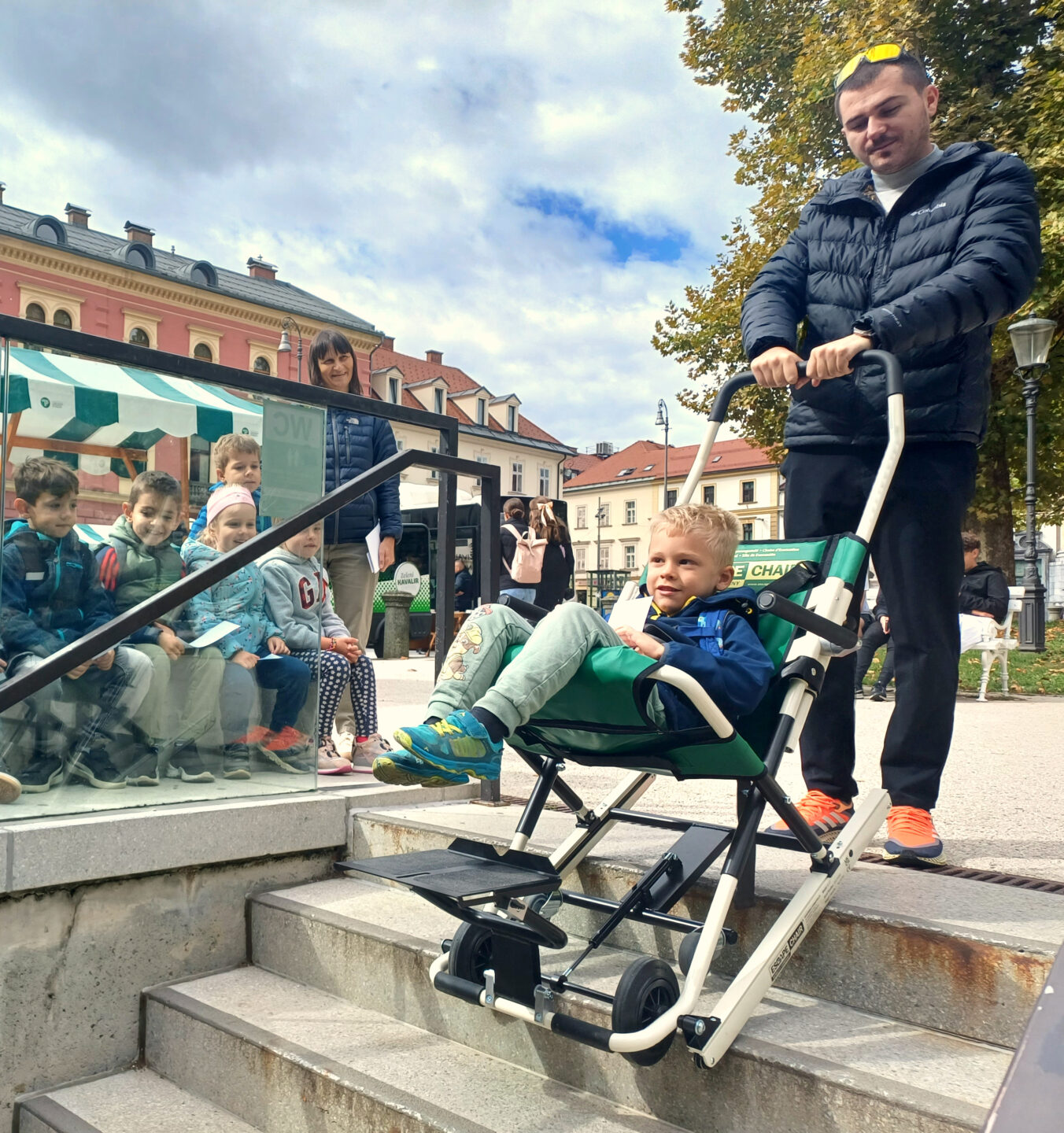 stol za evakuacijo