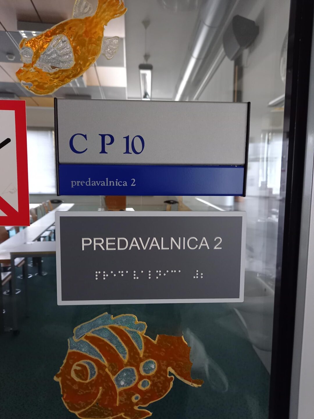 Označevalna nalepka v brajici
