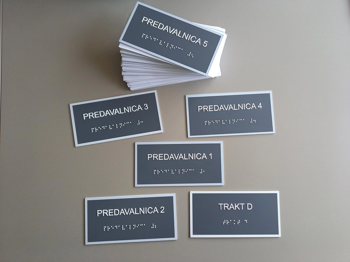 Označevalne nalepke v brajici