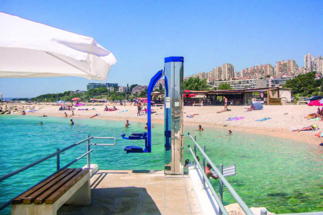 Aqualifter – pool lift that can also be used for salt water