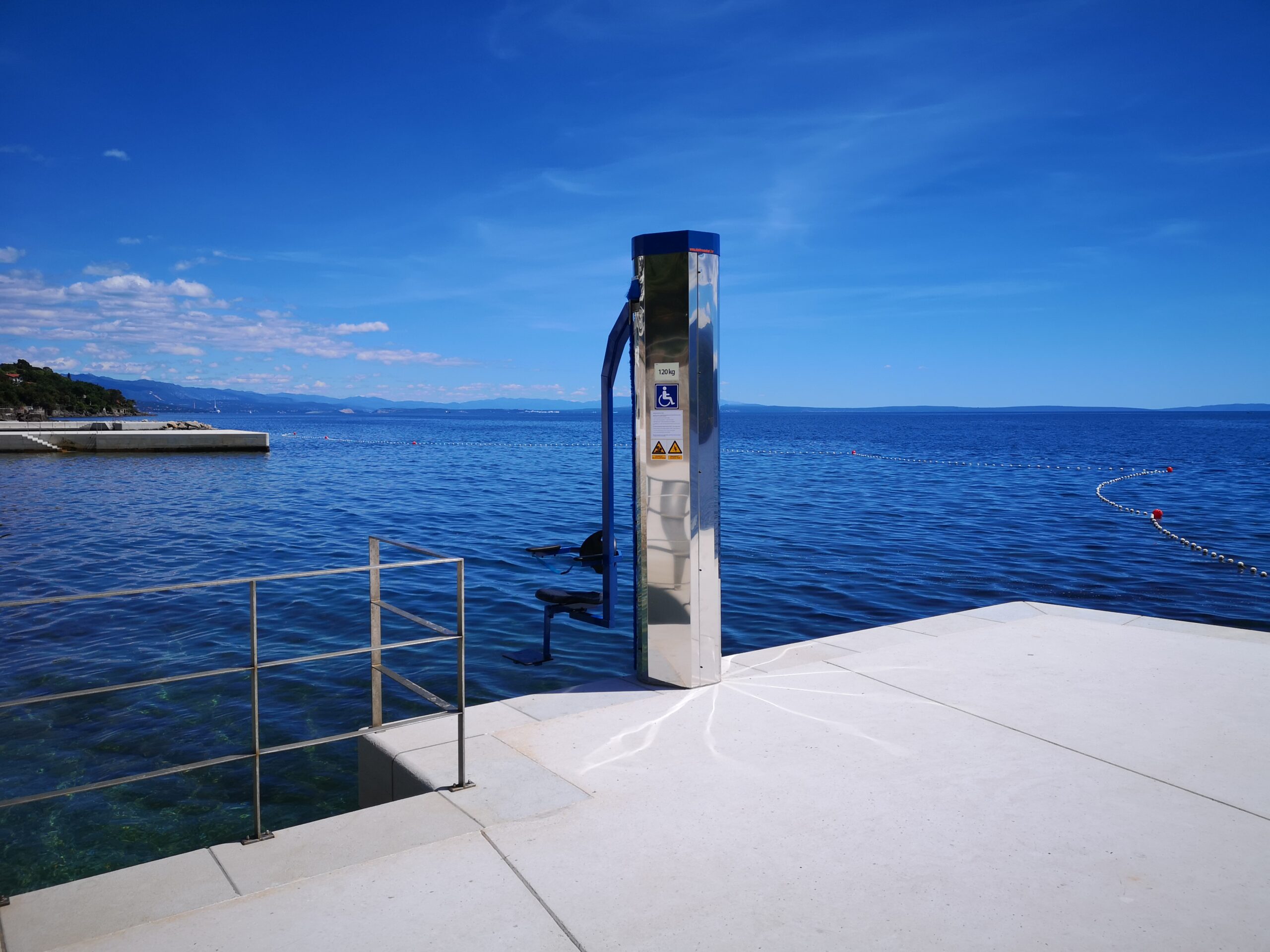 Aqualifter – pool lift that can also be used for salt water - Image 9
